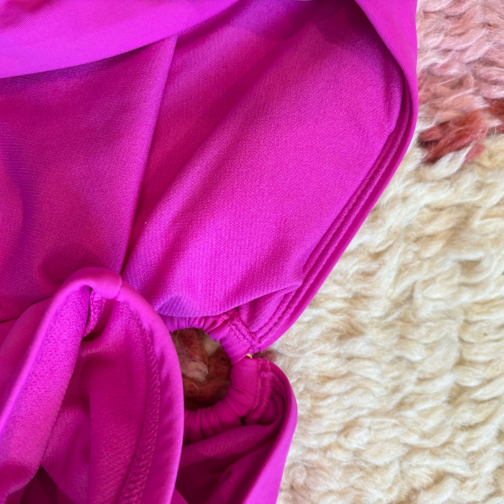 Freshwater Recycled Fabric size Large NWT One Piece Cap Sleeve Swimsuit Fuchsia - Picture 8 of 8